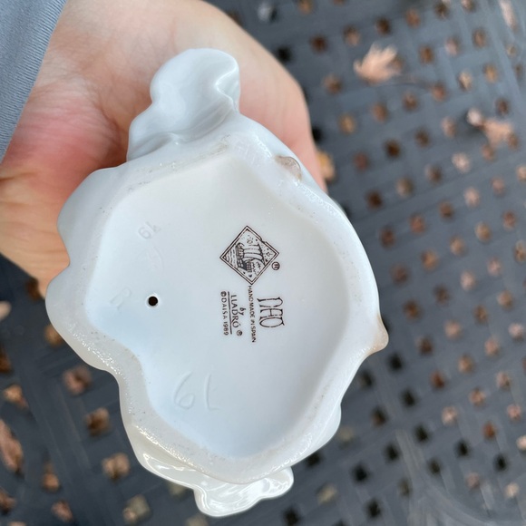 NAO by LLADRO #1107 We’re Sleepy Ceramic collectible figurine - Picture 4 of 5